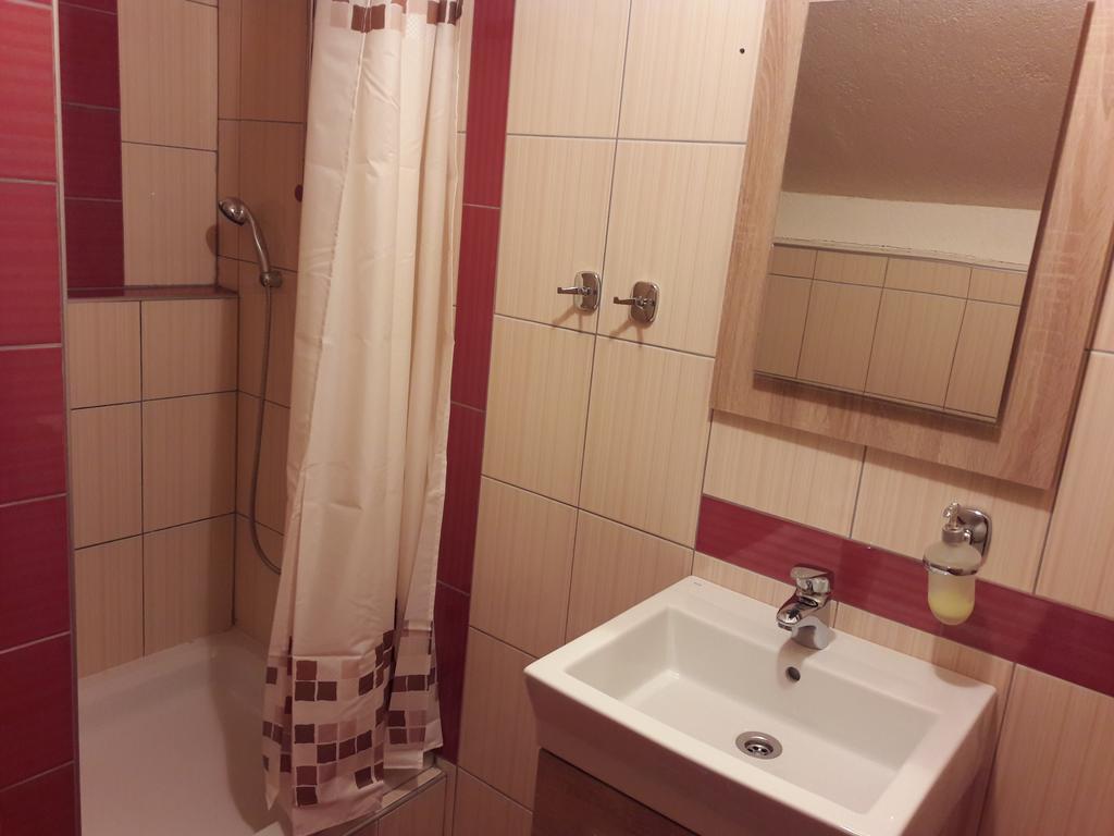 Rooms Velo Korenica Exterior foto